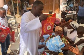 PHOTOS: Ohene Kwame Frimpong Gives Rice And Chicken To Widows On Boxing Day